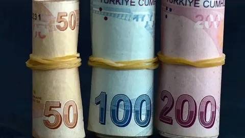 Bankalar faiz yarışında: İşte 1 milyon liraya bankaların verdiği aylık faiz oranları ve kazançları 8